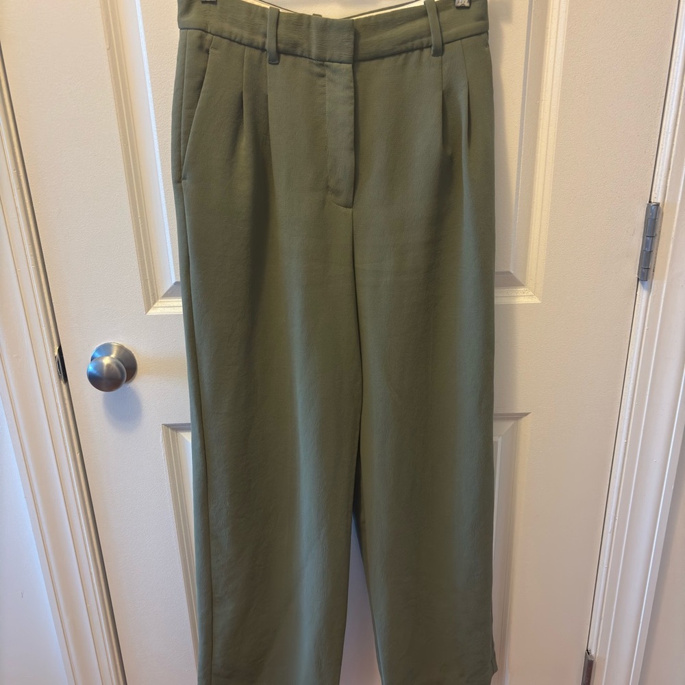 Artizia Effortless Pant Crepette Wilfred in size 6 dark olive